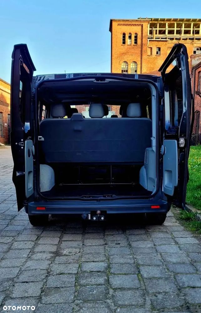 Opel Vivaro - 8