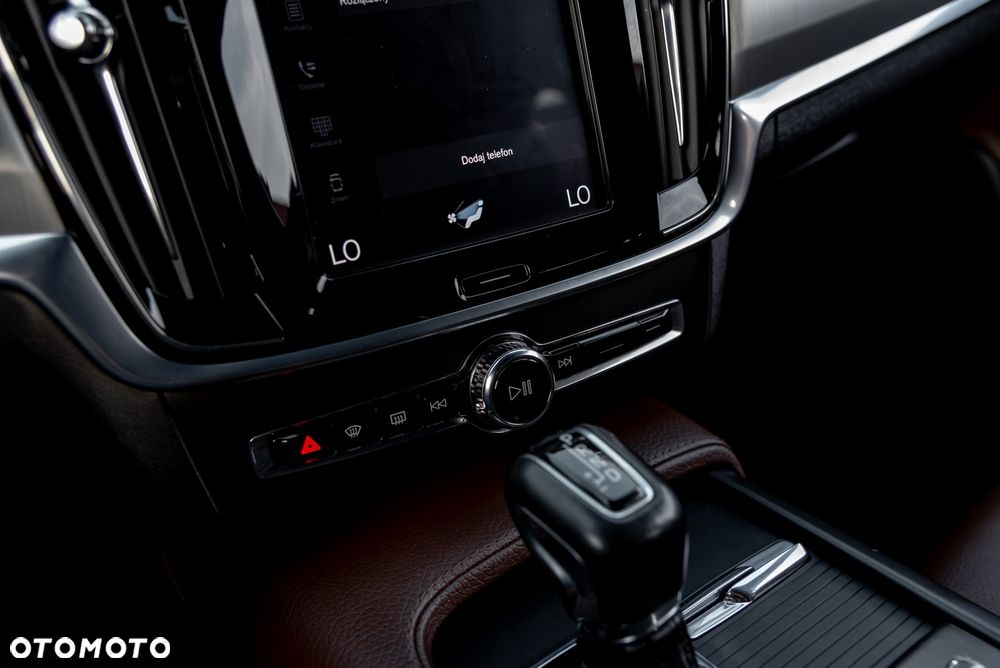 Volvo V90 D4 Geartronic - 36