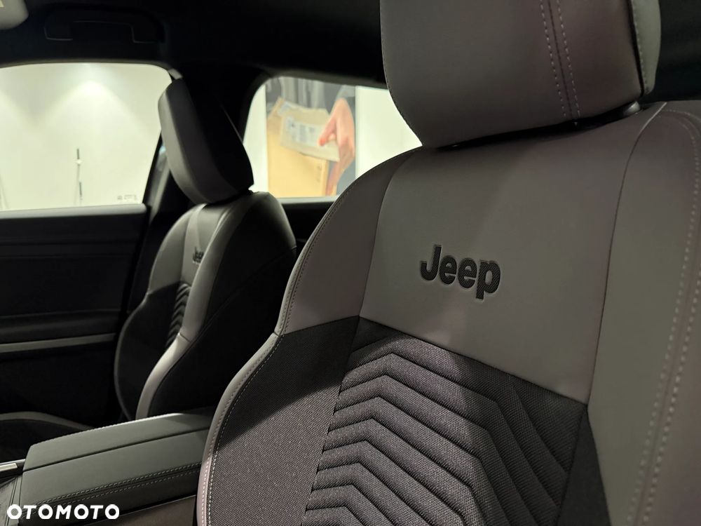 Jeep Compass 1.2 T3 mHEV Altitude FWD DCT - 27