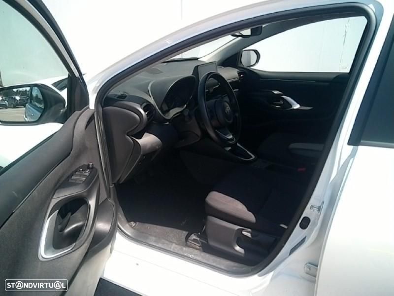 Toyota Yaris — fotografia 9
