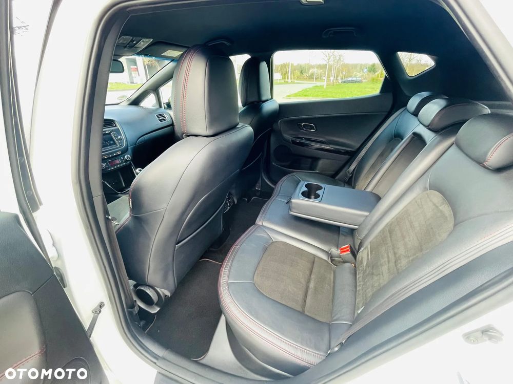 Kia Ceed 1.6 T-GDI GT-Challenge - 12