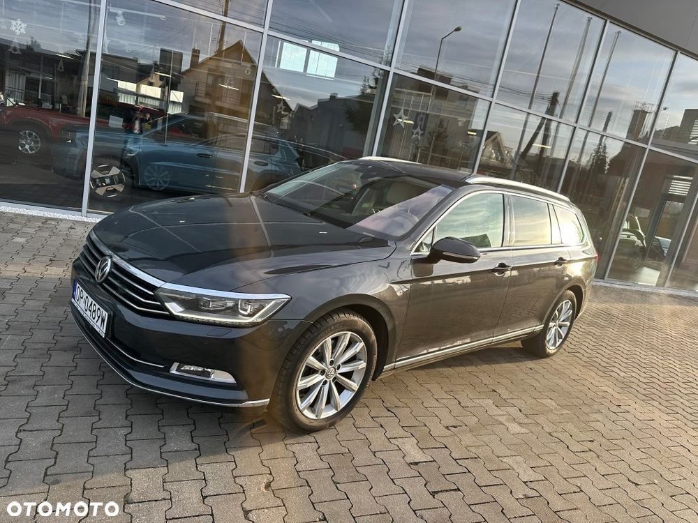 Volkswagen Passat 1.8 TSI (BlueMotion Technology) DSG Highline - 1