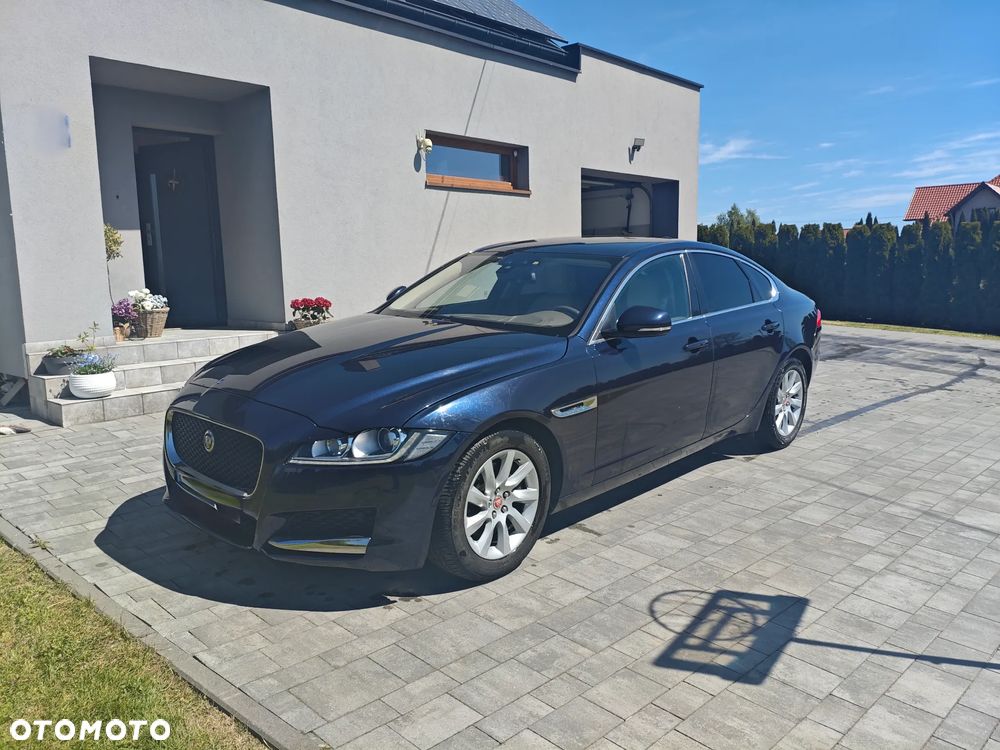 Jaguar XF 20d Prestige - 4