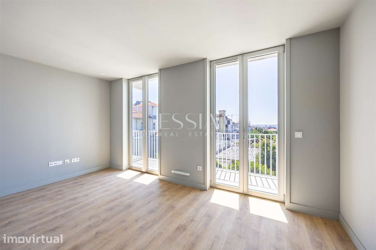 Apartamento T1 com Varanda junto ao Marquês - Grande imagem: 2/15