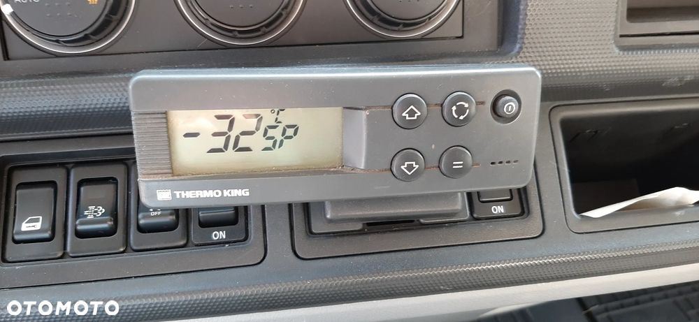 Renault D35 * KONTENER CHŁODNIA * WINDA * 3,5 DMC * 1440 km PRZEBIEGU * 12 PALET - 18