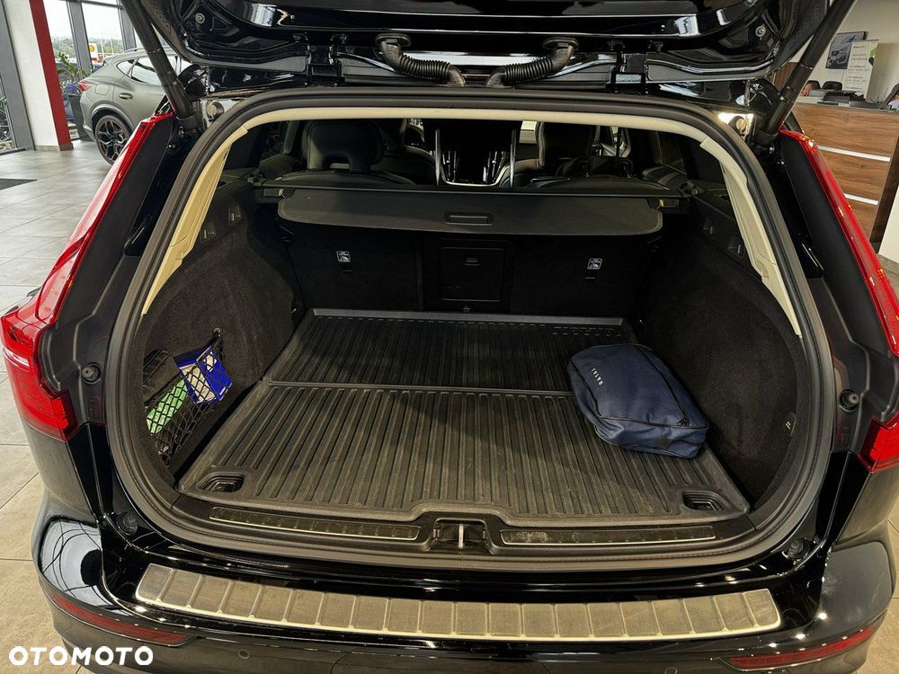 Volvo V60 Cross Country - 10
