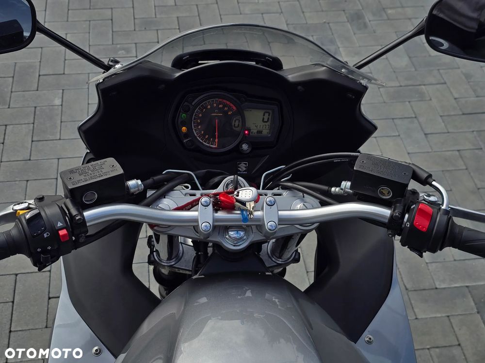 Suzuki GSX - 8