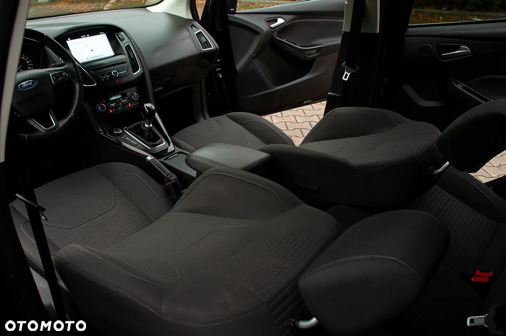 Ford Focus 1.5 EcoBoost Titanium ASS - 25