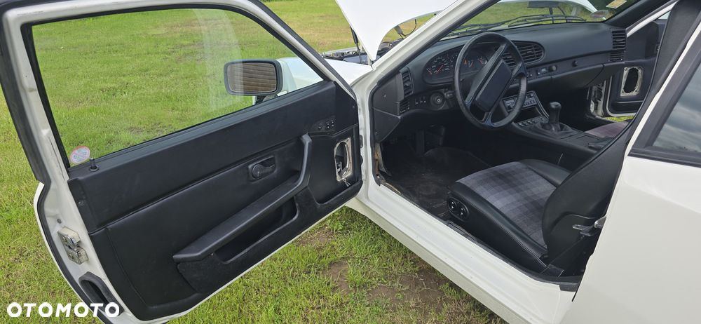 Porsche 944 - 21
