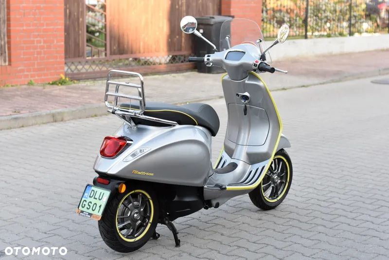 Piaggio Vespa - 10