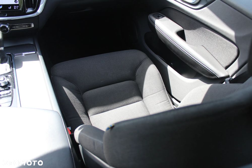 Volvo V60 D3 Geartronic Momentum Pro - 11