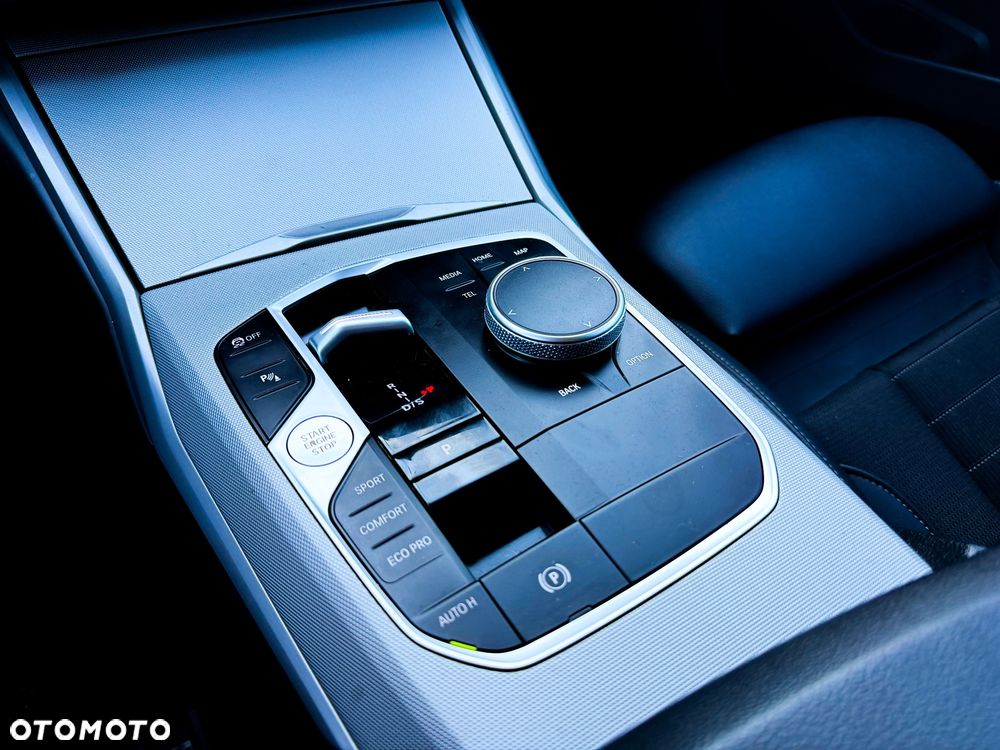 BMW Seria 3 320d - 27