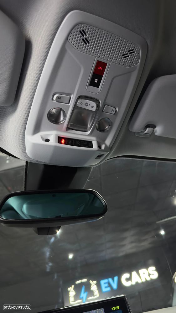 Peugeot e-2008 - 22