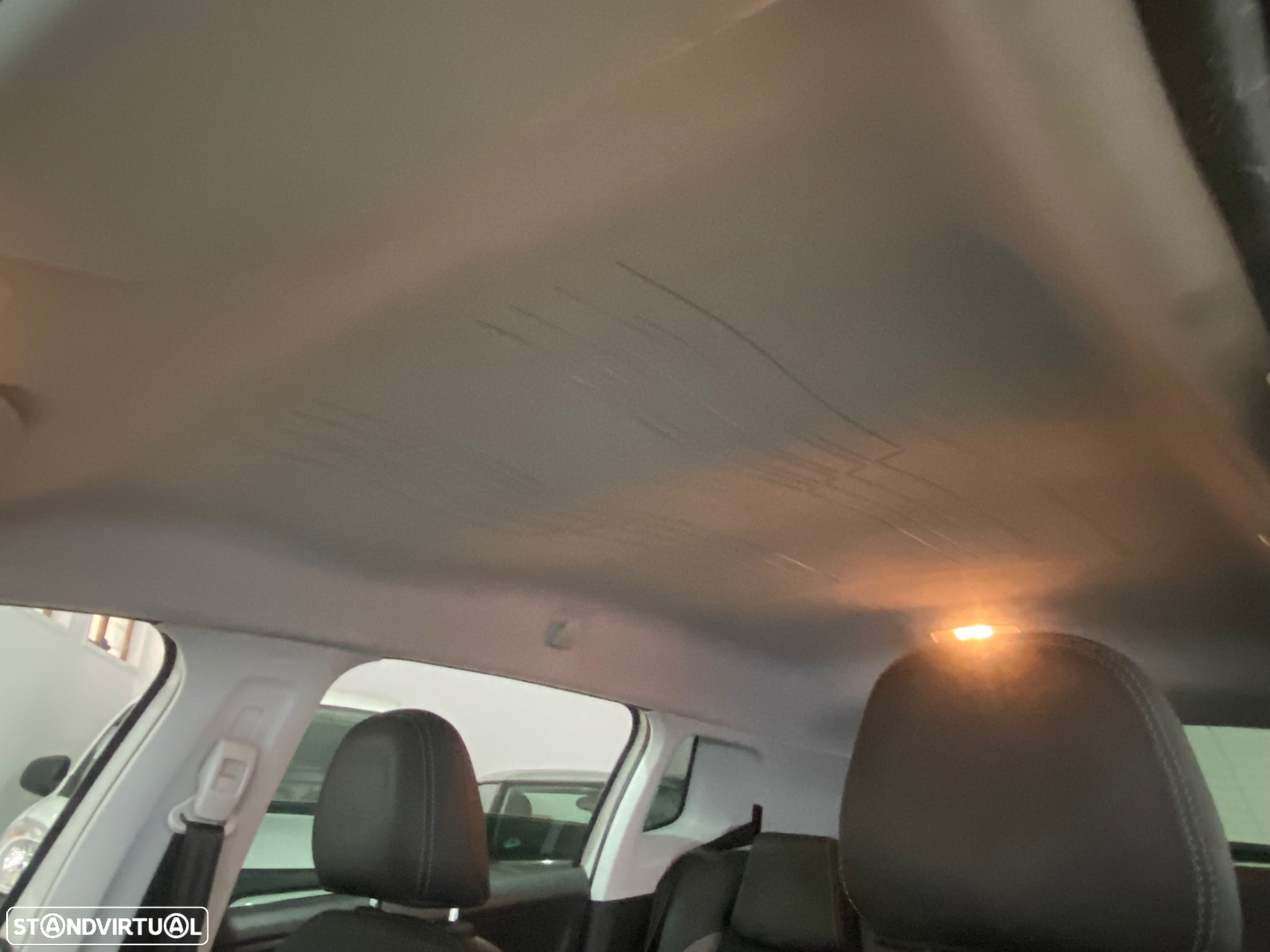 Peugeot 2008 1.2 PureTech Allure - 11