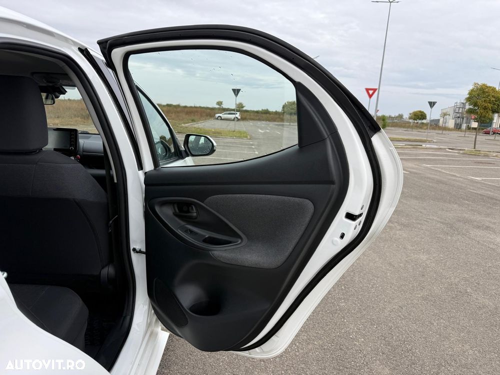 Toyota Yaris 1.5 VVT-i HSD Dynamic Plus - 21