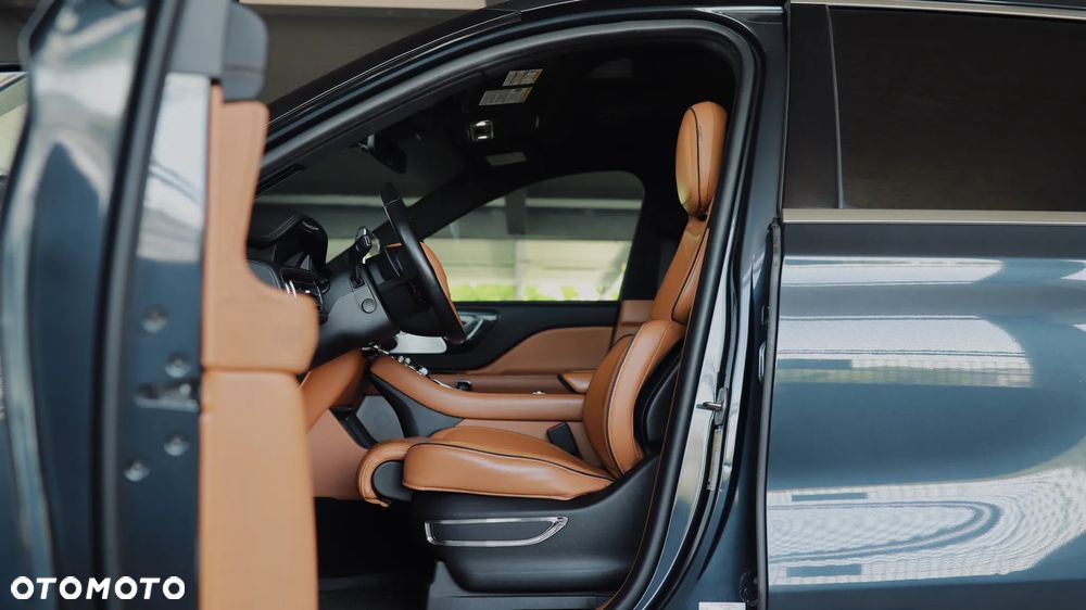 Lincoln Aviator - 32