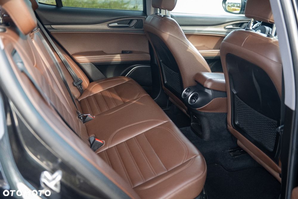 Alfa Romeo Stelvio 2.0 Turbo First Edition Q4 - 14