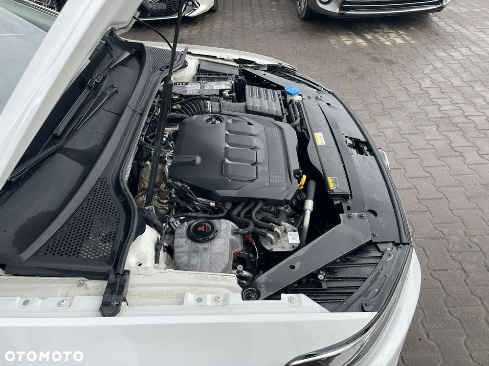 Volkswagen Passat Variant 2.0 TDI SCR DSG Conceptline - 12