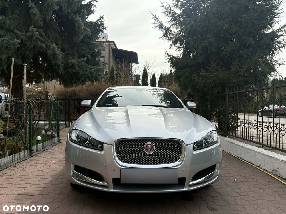 Jaguar XF 35t AWD R-Sport - 8