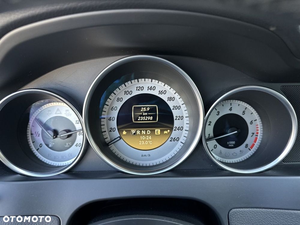 Mercedes-Benz Klasa C 250 CGI BlueEff - 19