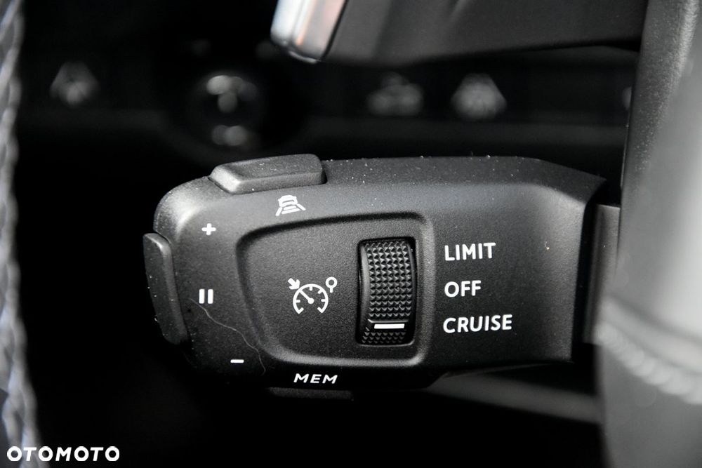DS Automobiles DS 7 Crossback 1.6 PureTech Louvre - 27