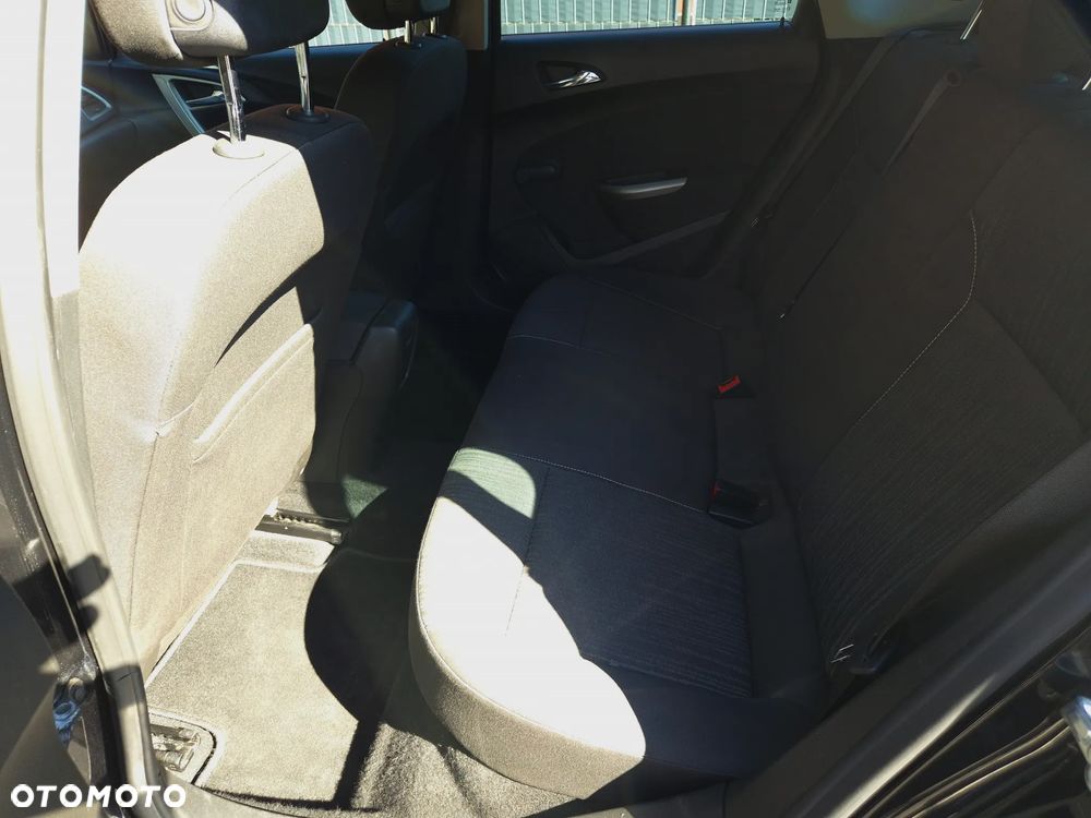 Opel Astra 1.4 Turbo Design Edition - 29