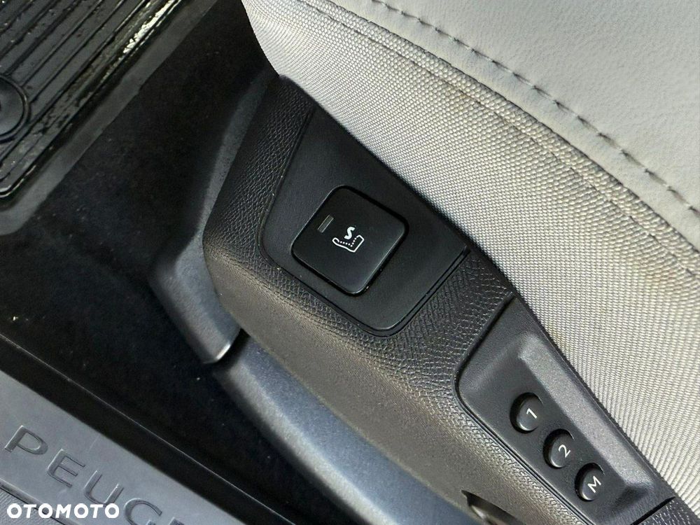 Peugeot 5008 1.6 PureTech Allure S&S EAT8 - 12