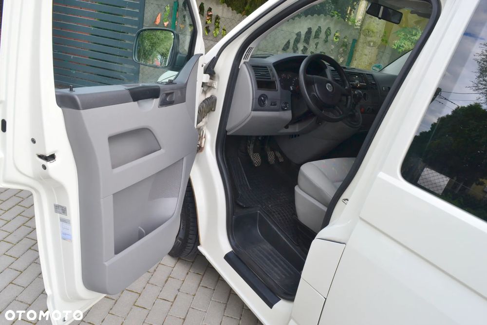 Volkswagen Transporter Caravelle Lang Comfortline - 6