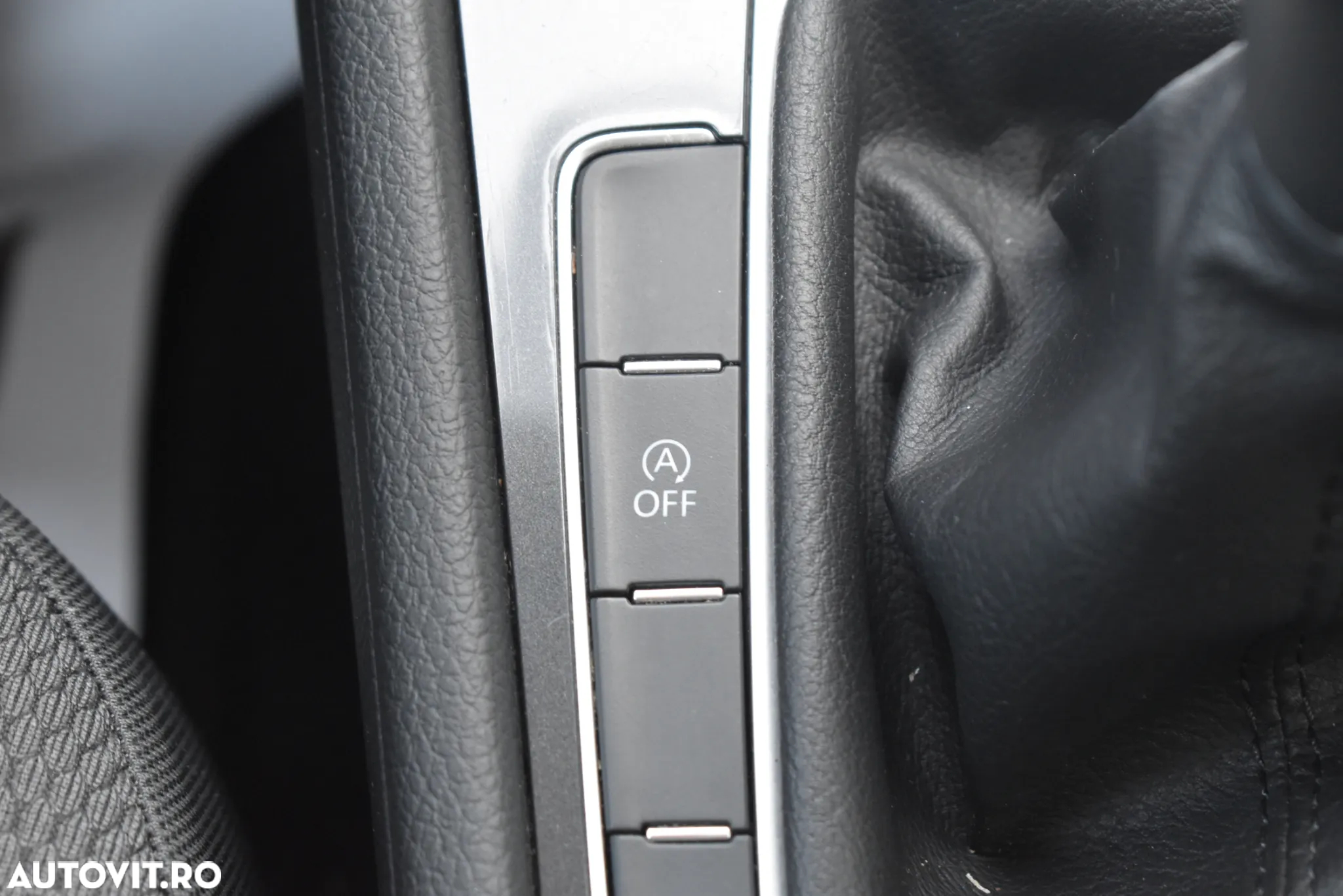 Volkswagen Golf 1.6 TDI Comfortline - 25