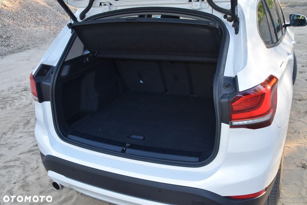 BMW X1 xDrive20i - 13