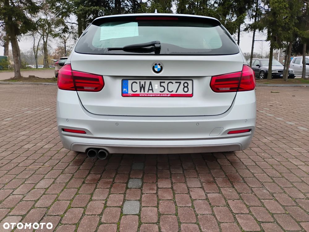 BMW Seria 3 320i xDrive - 13