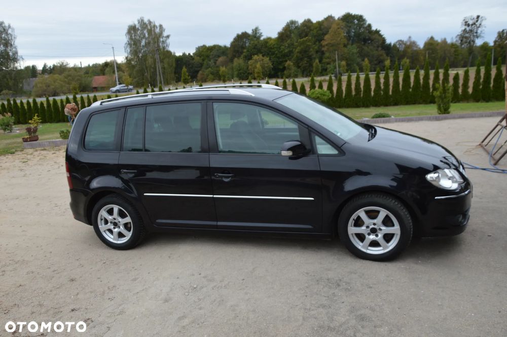 Volkswagen Touran 2.0 TDI Highline - 10