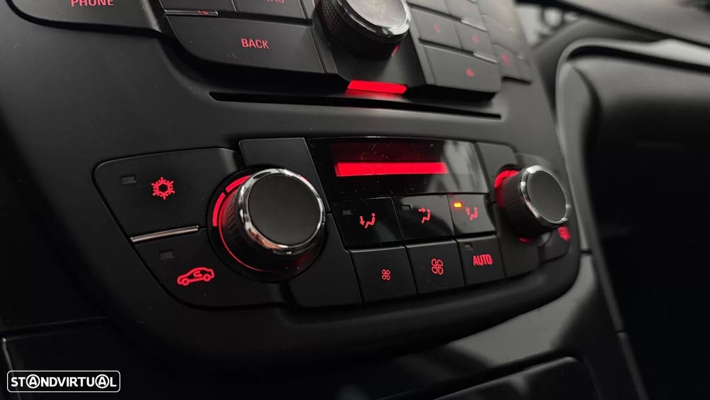 Opel Insignia Sports Tourer - 25