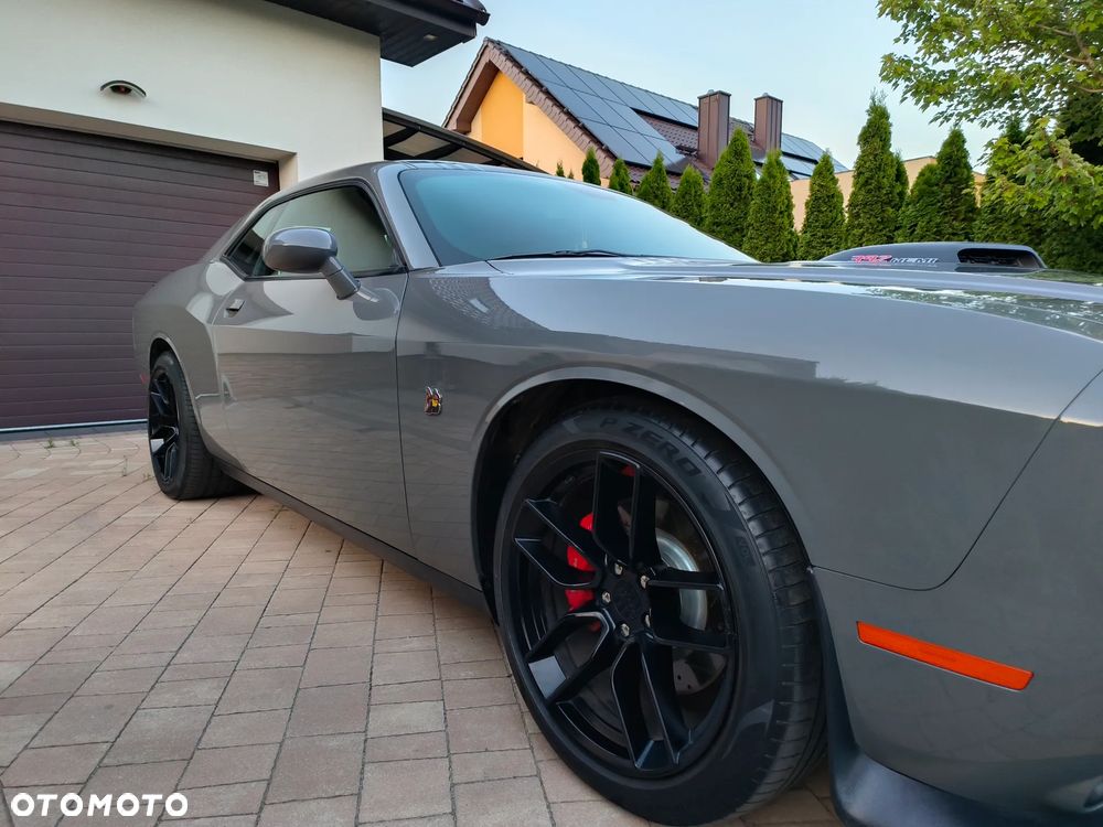 Dodge Challenger 6.4 Scat Pack - 13