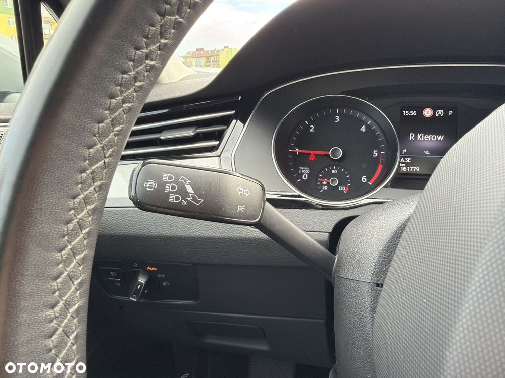 Volkswagen Passat - 25