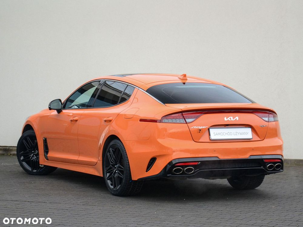 Kia Stinger - 9