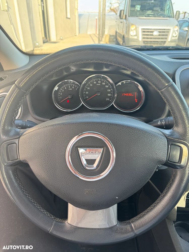 Dacia Logan 1.2 - 10