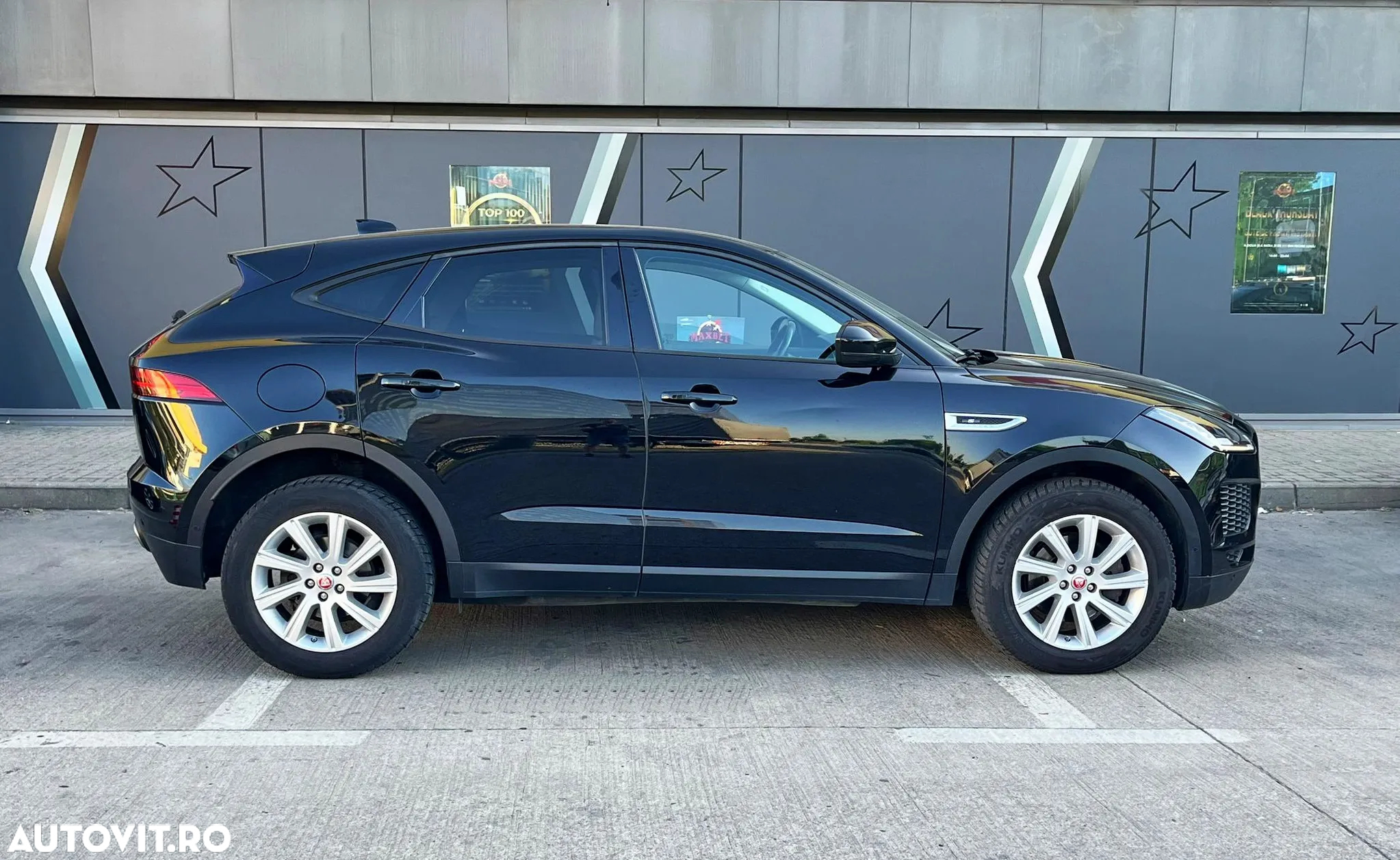 Jaguar E-Pace D150 AWD Aut. R-Dynamic S - 13
