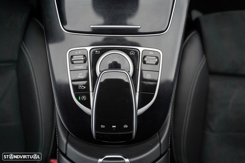 Mercedes-Benz E 220 d AMG Line - 26