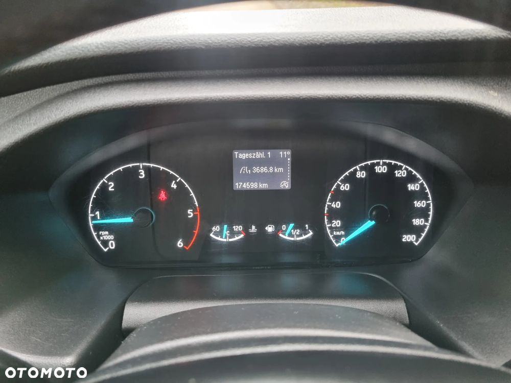 Ford Transit Custom - 13