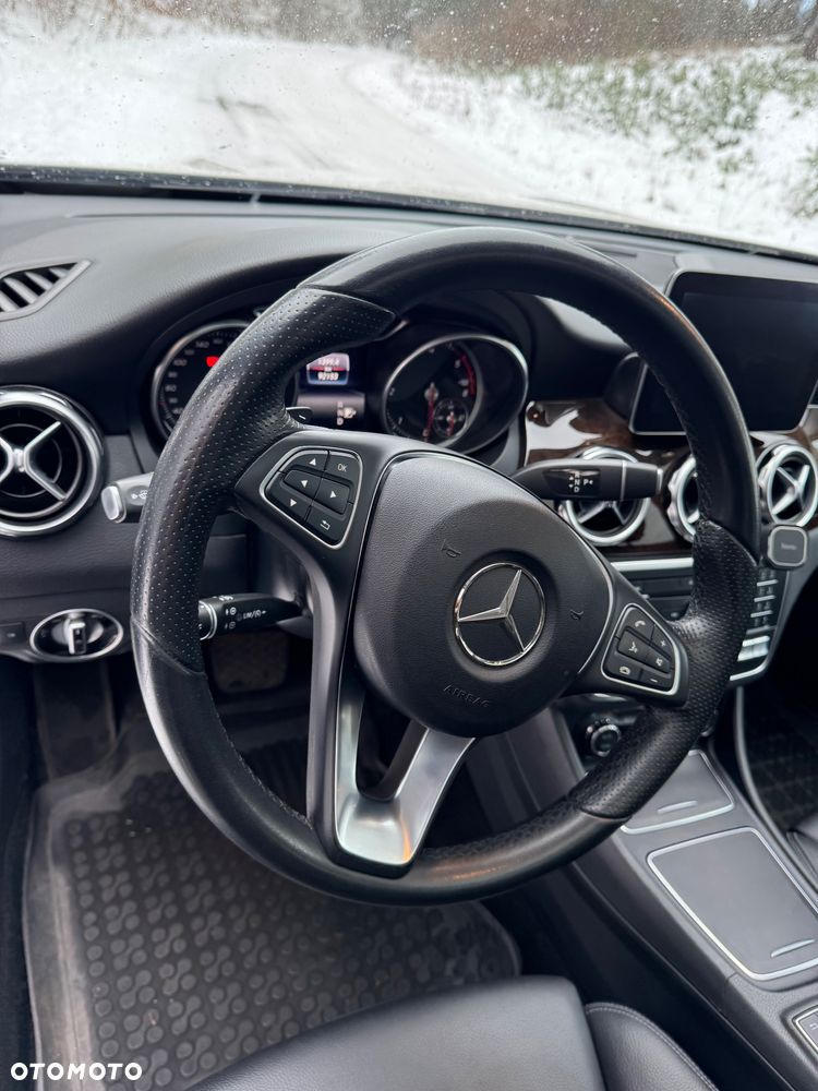 Mercedes-Benz GLA 220 d 4-Matic - 17