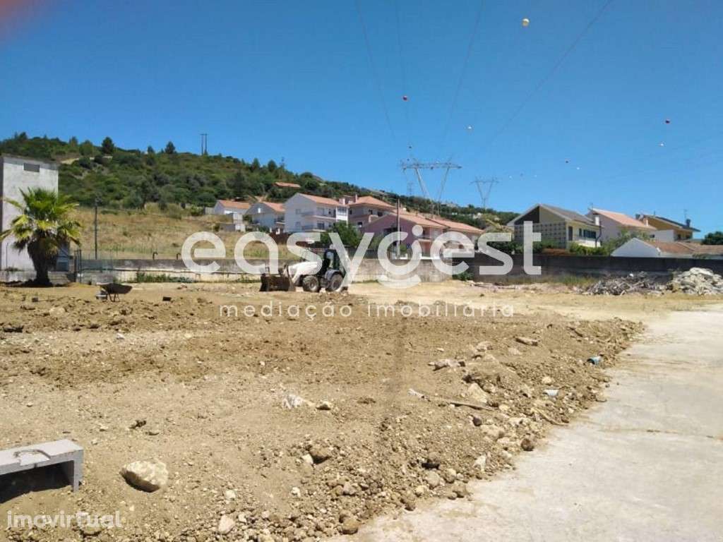 Terreno de atividade Industrial e de Armazéns com 10.200m2 em Alverca - Grande imagem: 4/8