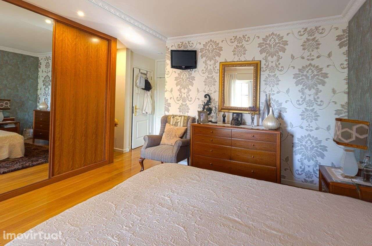 Fantástica moradia de 4 frentes, junto a Santo Ovídio. - Grande imagem: 3/36