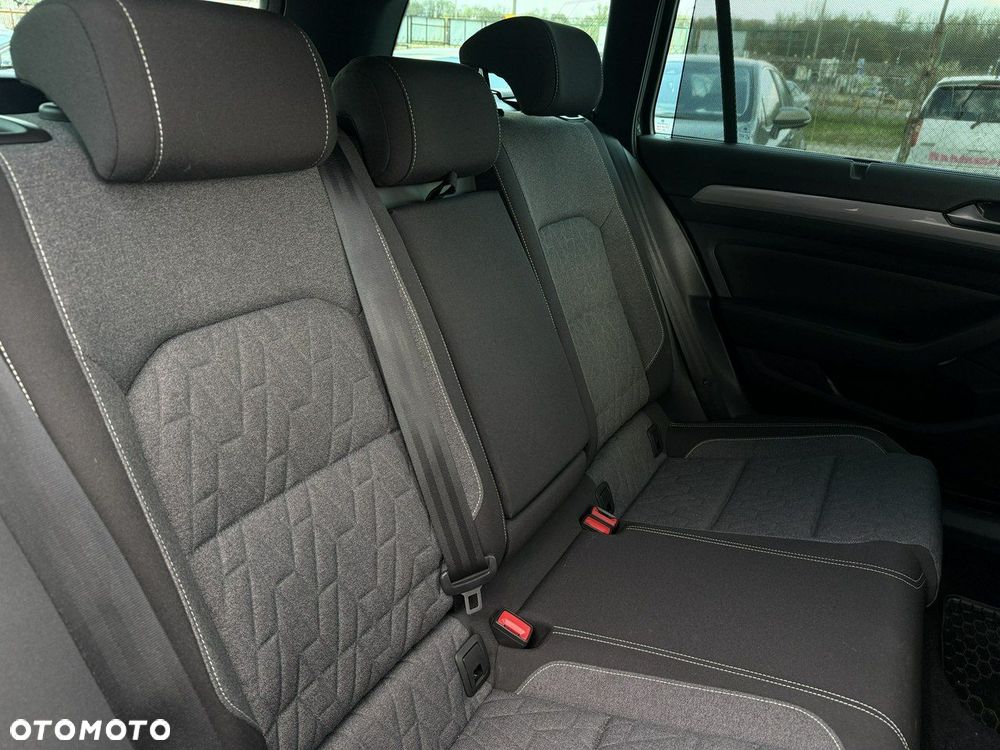 Volkswagen Passat - 9