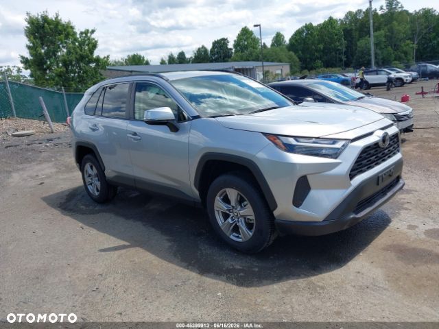 Toyota RAV4 - 1