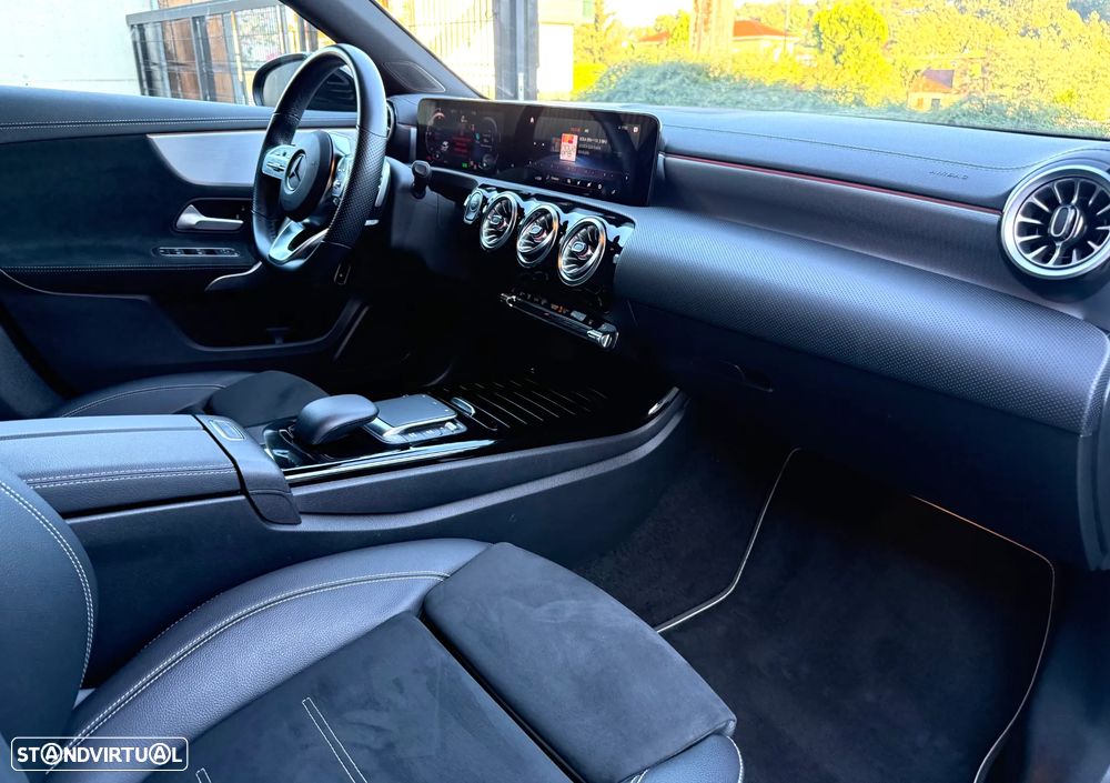 Mercedes-Benz A 250 e AMG Line - 32