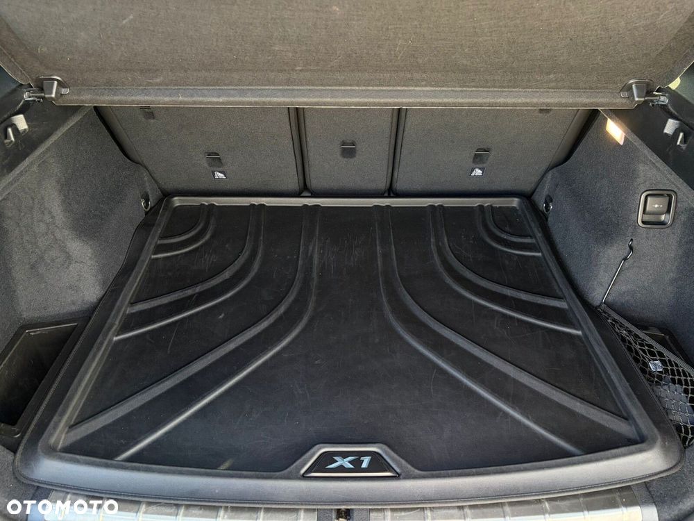 BMW X1 sDrive18i xLine - 28
