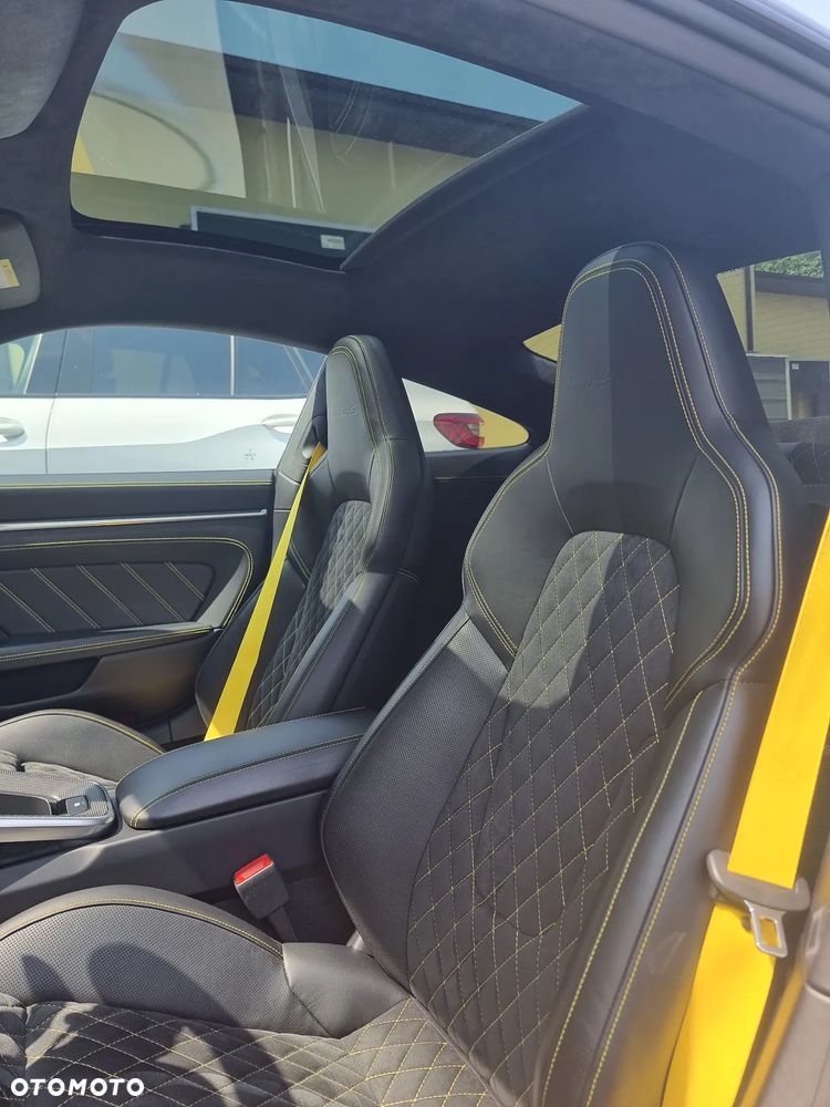 Porsche 911 Turbo S - 18