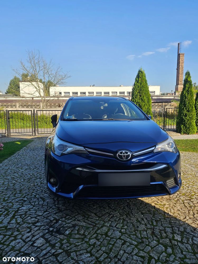 Toyota Avensis - 2