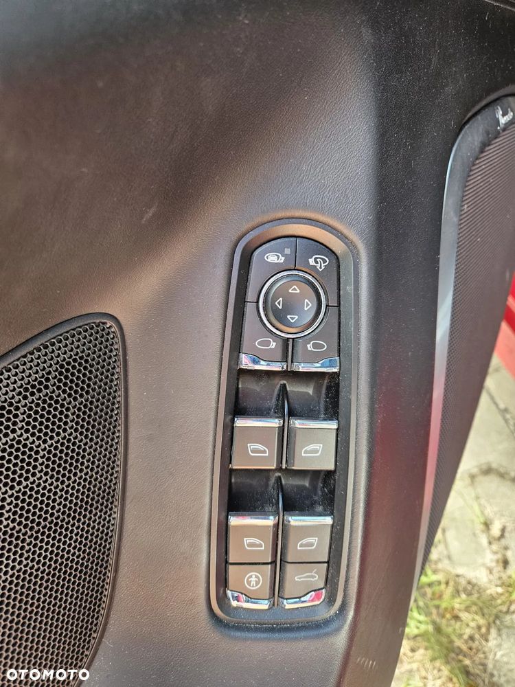 Porsche Panamera - 8